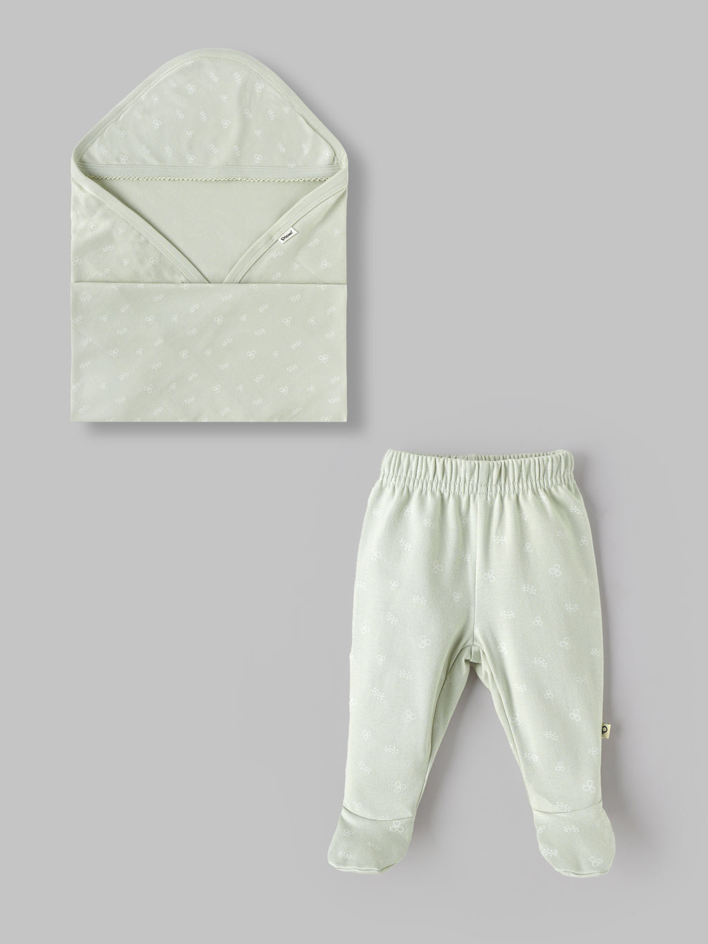 Popees Unisex Newborn Baby Gift Box Set | 8-Piece Premium Cotton Baby Essentials Hamper with Romper, Bodysuit, Blanket & Accessories | 0–6 Months