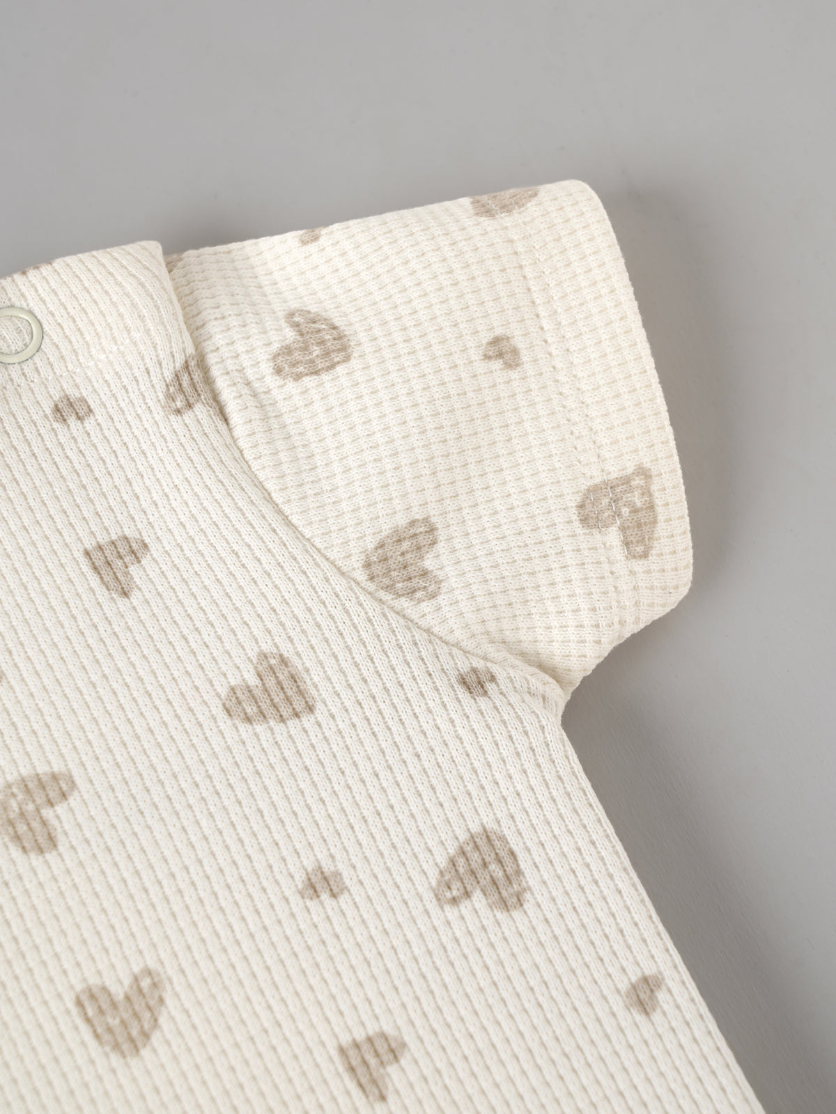 Popees Baby Unisex Cream Printed Half Sleeve T-Shirt | Cute Heart Print Top| 0-9 Months